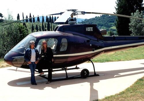 Roberto ed Eva Cavalli con l'elicottero firenze